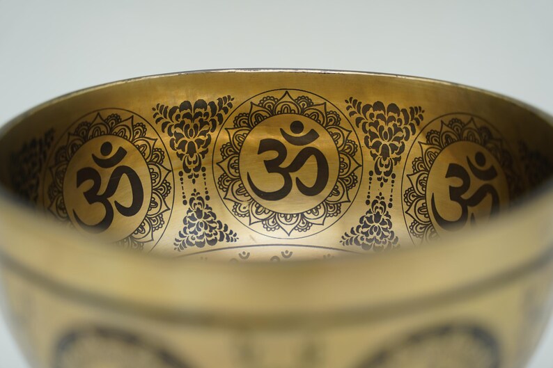 Om Mantra Carving Singing Bowl